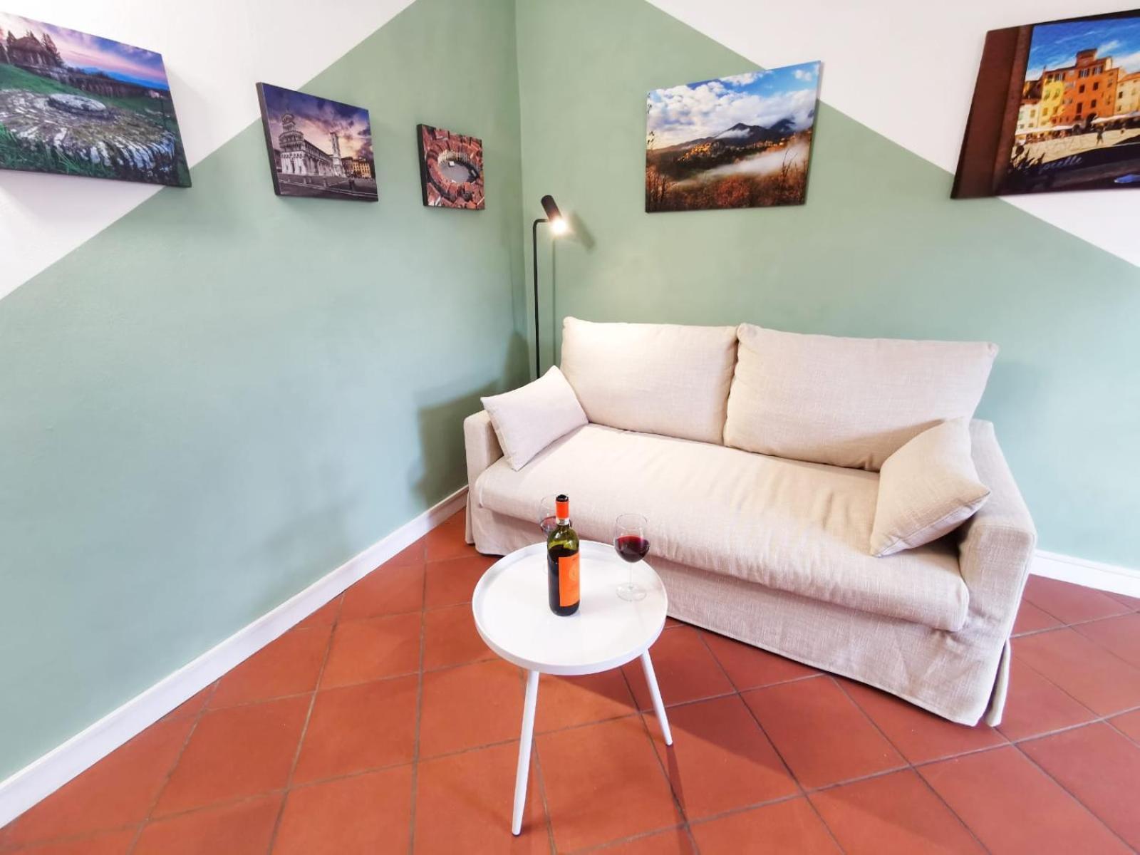 Casa Arya - Independent House - Near The Walls ลุคคา ภายนอก รูปภาพ