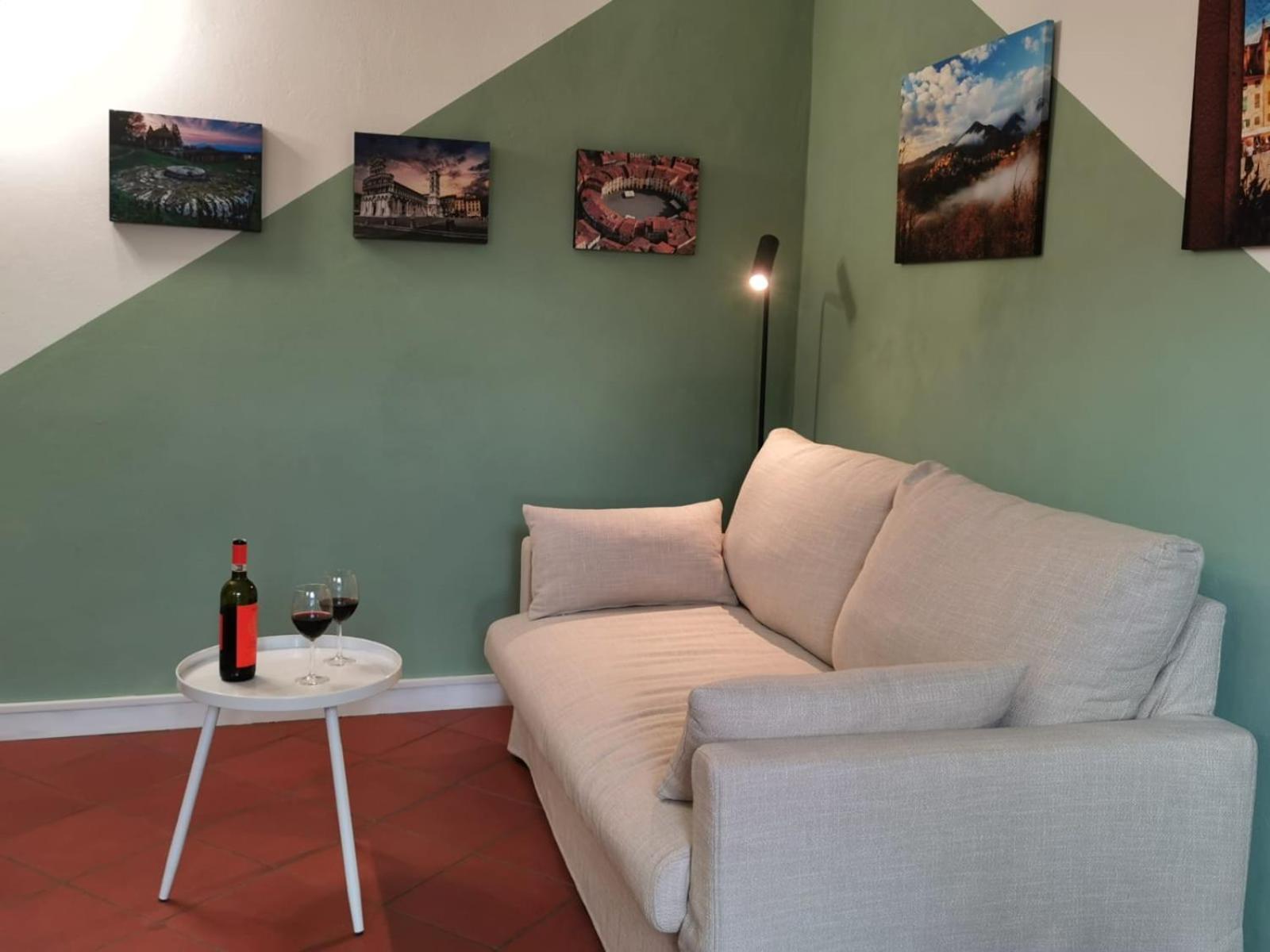 Casa Arya - Independent House - Near The Walls ลุคคา ภายนอก รูปภาพ