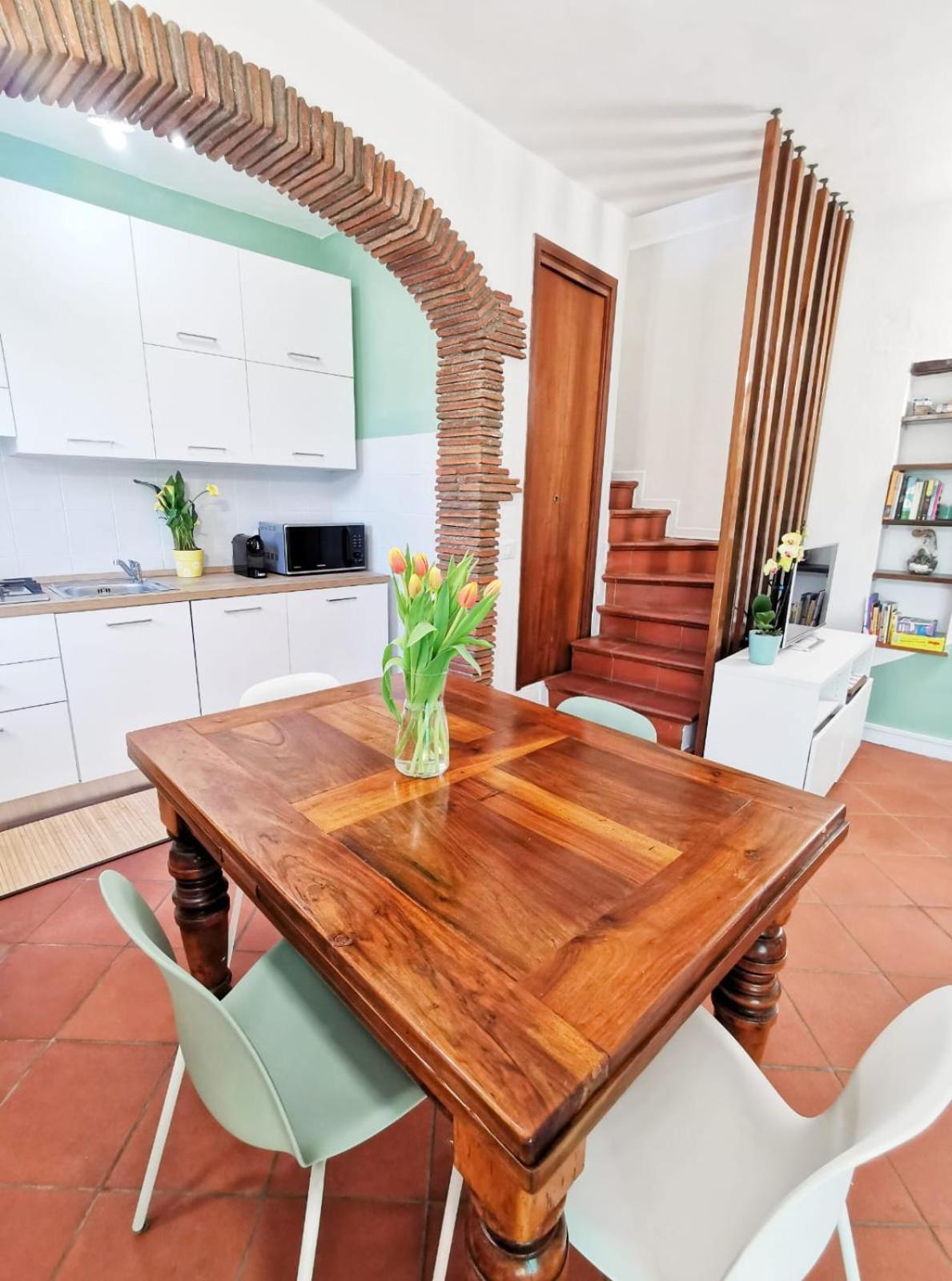 Casa Arya - Independent House - Near The Walls ลุคคา ภายนอก รูปภาพ