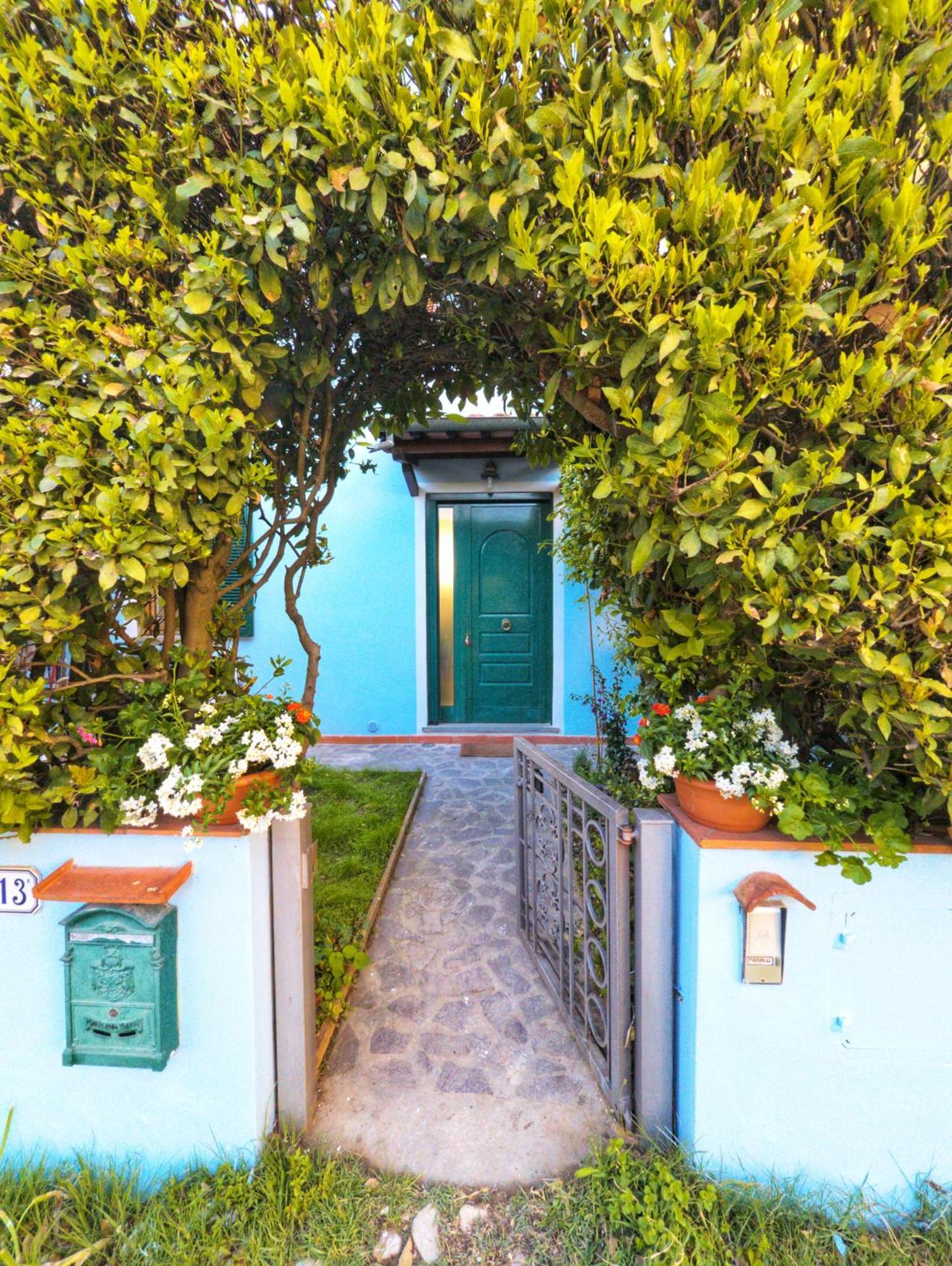 Casa Arya - Independent House - Near The Walls ลุคคา ภายนอก รูปภาพ